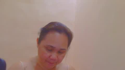 Snapshot of prettynhing chatting on 04.20.26 Nhing online show from 04.20.26
