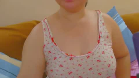 Snapshot of prettynhing chatting on 05.16.26 Nhing online show from 05.16.26