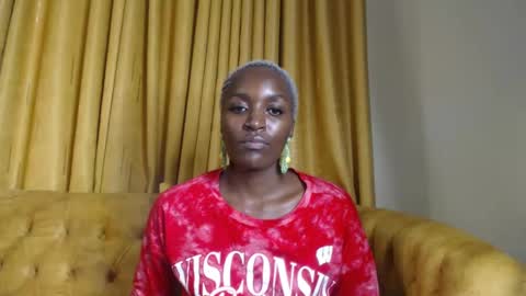 Snapshot of prettyquee chatting on 12.08.24 sasha online show from 12.08.24