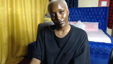 Snapshot of prettyquee chatting on 01.17.25 sasha online show from 01.17.25
