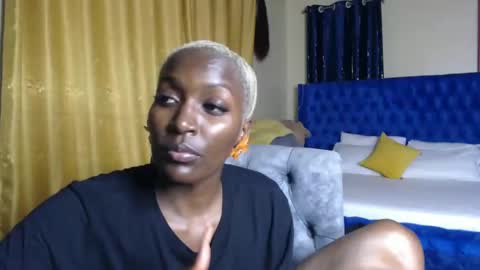 Snapshot of prettyquee chatting on 01.20.25 sasha online show from 01.20.25
