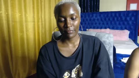 Snapshot of prettyquee chatting on 02.20.25 sasha online show from 02.20.25