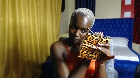 Snapshot of prettyquee chatting on 02.22.25 sasha online show from 02.22.25