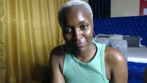 Snapshot of prettyquee chatting on 02.24.25 sasha online show from 02.24.25
