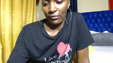 Snapshot of prettyquee chatting on 02.25.25 sasha online show from 02.25.25
