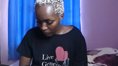 Snapshot of prettyquee chatting on 10.22.25 sasha online show from 10.22.25