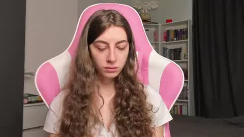 Snapshot of prettysomething chatting on 06.11.26 Sophie next stream will be at Monday i will wait you guys online show from 06.11.26