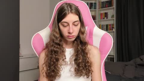 Snapshot of prettysomething chatting on 06.18.26 Sophie next stream will be at Monday i will wait you guys online show from 06.18.26