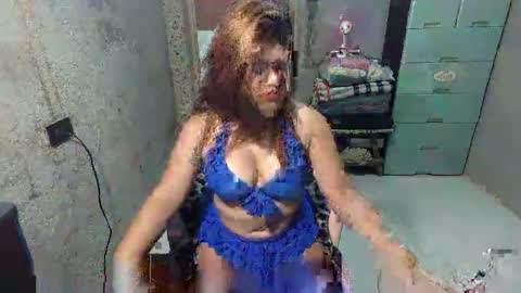 Snapshot of prettywhore_core chatting on 05.25.26 Maica online show from 05.25.26