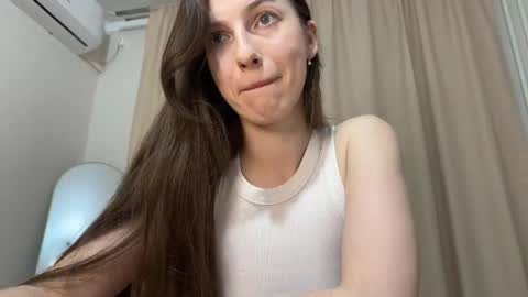Snapshot of prettyyy_angel chatting on 05.17.26 prettyyy_angel online show from 05.17.26