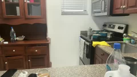 Snapshot of prettyyykittyyy22 chatting on 10.27.25 prettyyykittyyy22 online show from 10.27.25