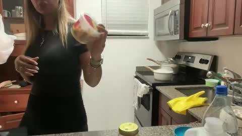 Snapshot of prettyyykittyyy22 chatting on 11.19.25 prettyyykittyyy22 online show from 11.19.25