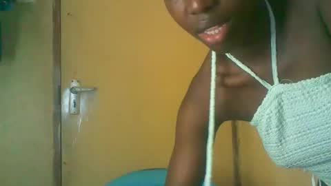 prettyzuzu online show from 11.18.25