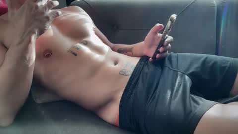 Snapshot of pretwunk chatting on 11.18.25 pretwunk online show from 11.18.25