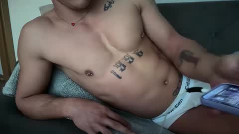 Snapshot of pretwunk chatting on 12.04.25 pretwunk online show from 12.04.25