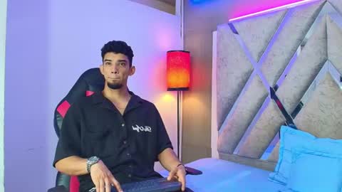 Snapshot of prince_arthur77 chatting on 06.12.26 prince_arthur77 online show from 06.12.26