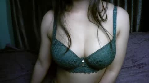 Snapshot of princess916446 chatting on 05.27.26 princess online show from 05.27.26