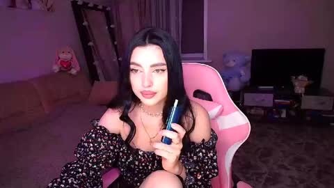Snapshot of princessamira1 chatting on 10.04.25 princessamira1 online show from 10.04.25