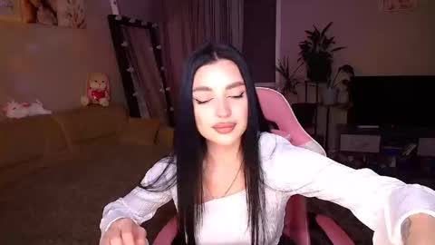Snapshot of princessamira1 chatting on 10.12.25 princessamira1 online show from 10.12.25