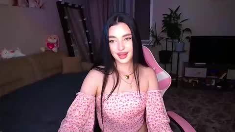 Snapshot of princessamira1 chatting on 10.22.25 princessamira1 online show from 10.22.25