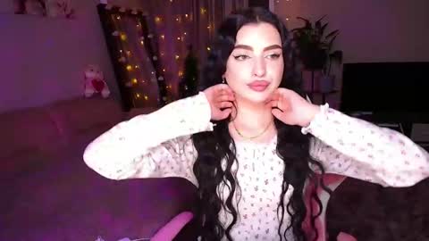 princessamira1 online show from 12.16.25