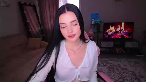 Snapshot of princessamira1 chatting on 05.07.26 princessamira1 online show from 05.07.26