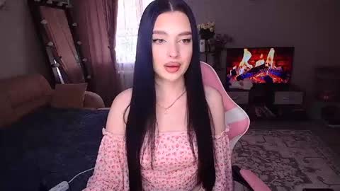 Snapshot of princessamira1 chatting on 05.20.26 princessamira1 online show from 05.20.26