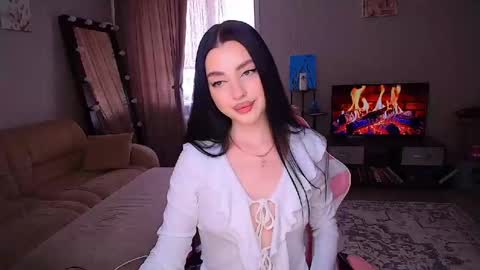 Snapshot of princessamira1 chatting on 05.28.26 princessamira1 online show from 05.28.26