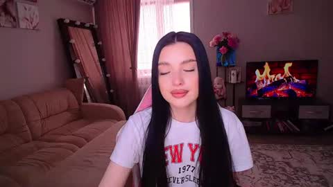 Snapshot of princessamira1 chatting on 06.22.26 princessamira1 online show from 06.22.26