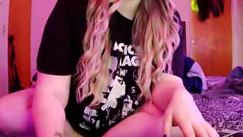 Snapshot of princessblazed444 chatting on 09.21.25 NOTYOURTYPICALBARBIE online show from 09.21.25