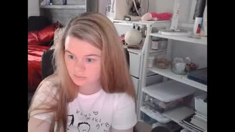 Snapshot of princessbunny420 chatting on 06.17.26 princessbunny420 online show from 06.17.26
