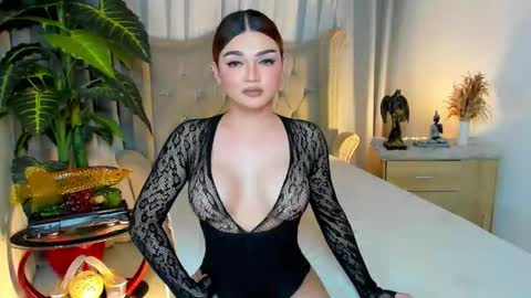 Snapshot of princesshugecumontop chatting on 10.25.25 PrincessDONT FORGET TO FOLLOW ME online show from 10.25.25