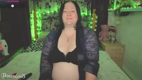 Snapshot of princesslux18 chatting on 05.26.26 Lux Alot Luxi online show from 05.26.26