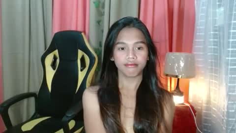 Snapshot of princessrynn chatting on 10.04.25 princessrynn online show from 10.04.25