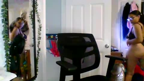 Snapshot of prissyymissyy chatting on 10.24.25 prissyymissyy online show from 10.24.25