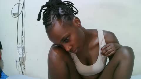 pritty_amber online show from 04.10.26