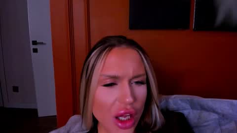 Snapshot of project_barbara chatting on 02.28.25 Barbara online show from 02.28.25