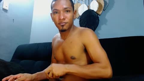 Snapshot of prometo23cm chatting on 12.14.24 Grande y Gruesa online show from 12.14.24