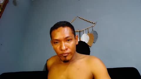 Snapshot of prometo23cm chatting on 12.24.24 Grande y Gruesa online show from 12.24.24
