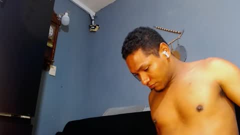 Snapshot of prometo23cm chatting on 02.10.25 Grande y Gruesa online show from 02.10.25