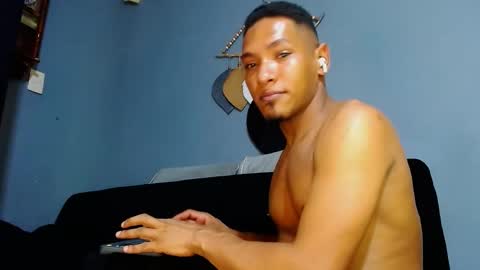 Snapshot of prometo23cm chatting on 02.12.25 Grande y Gruesa online show from 02.12.25