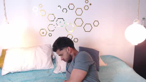 Adris  Juan online show from 10.25.25