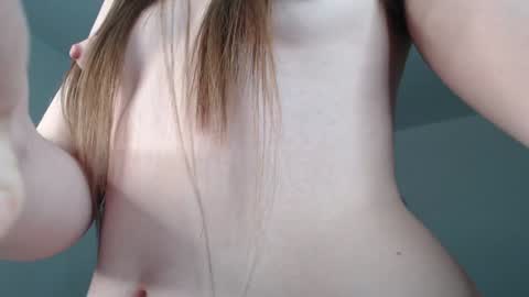 Snapshot of psychegirl chatting on 01.08.25 psychegirl online show from 01.08.25