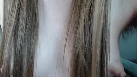 Snapshot of psychegirl chatting on 02.14.25 psychegirl online show from 02.14.25