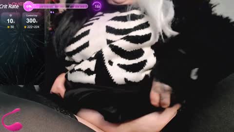 Snapshot of psychobitch69 chatting on 12.29.24 OlivePsy online show from 12.29.24