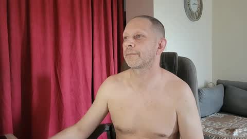 Snapshot of ptitmec chatting on 05.25.26 topher online show from 05.25.26