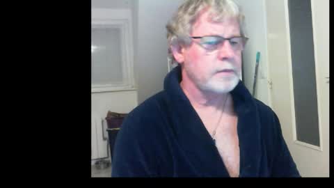 Snapshot of ptitrouquin chatting on 10.29.25 ptitrouquin online show from 10.29.25