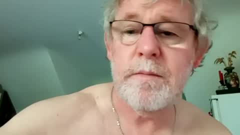 Snapshot of ptitrouquin chatting on 06.17.26 ptitrouquin online show from 06.17.26