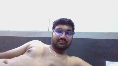 Snapshot of ptl1711 chatting on 10.05.25 ptl1711 online show from 10.05.25