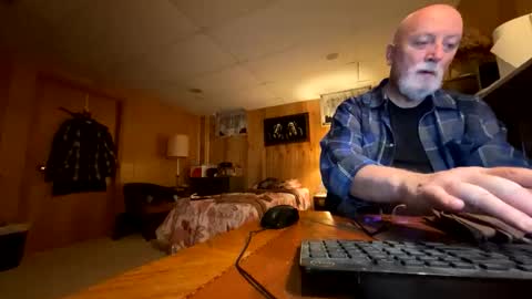 Snapshot of ptyhosefetish chatting on 11.30.25 ptyhosefetish online show from 11.30.25